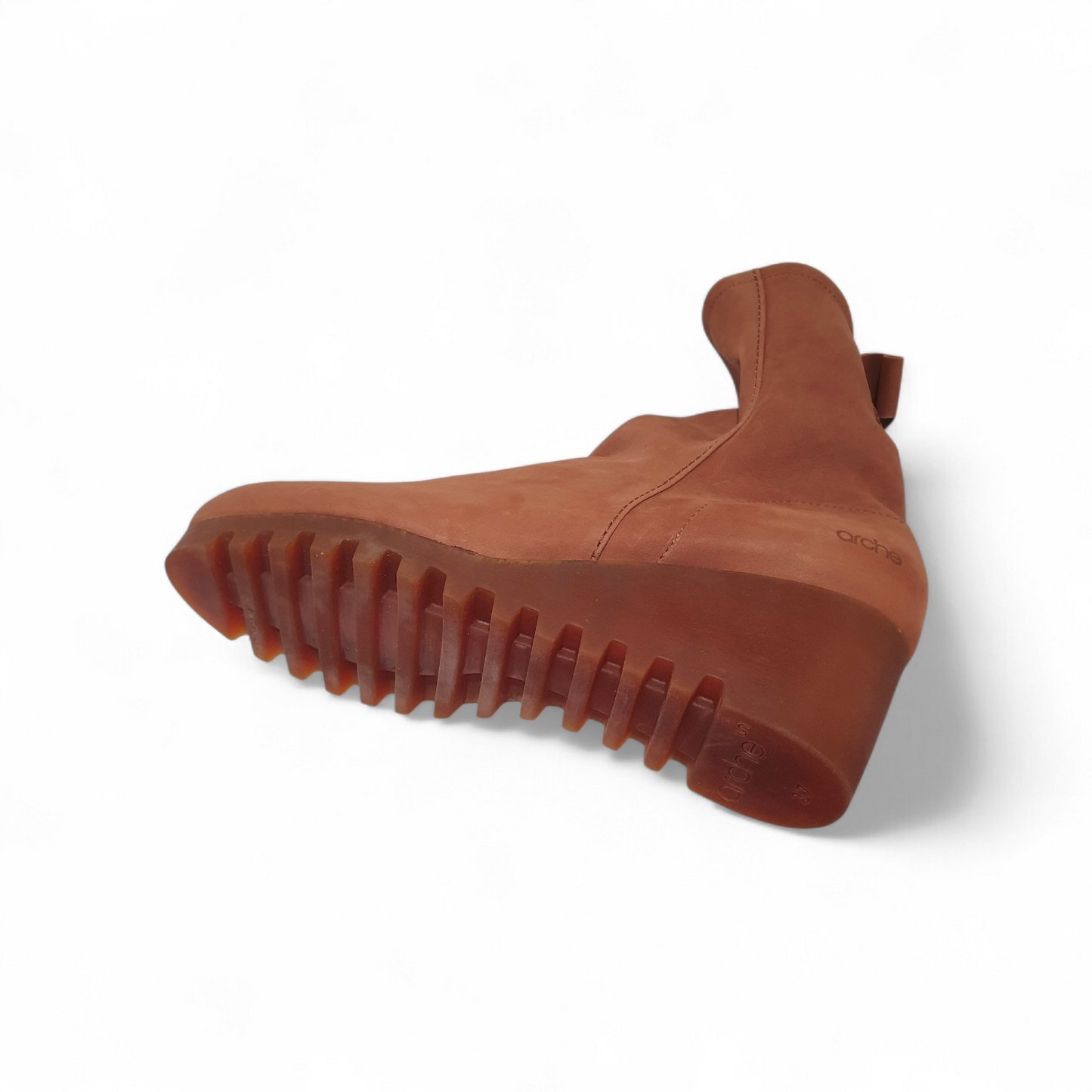 Boots Larazo