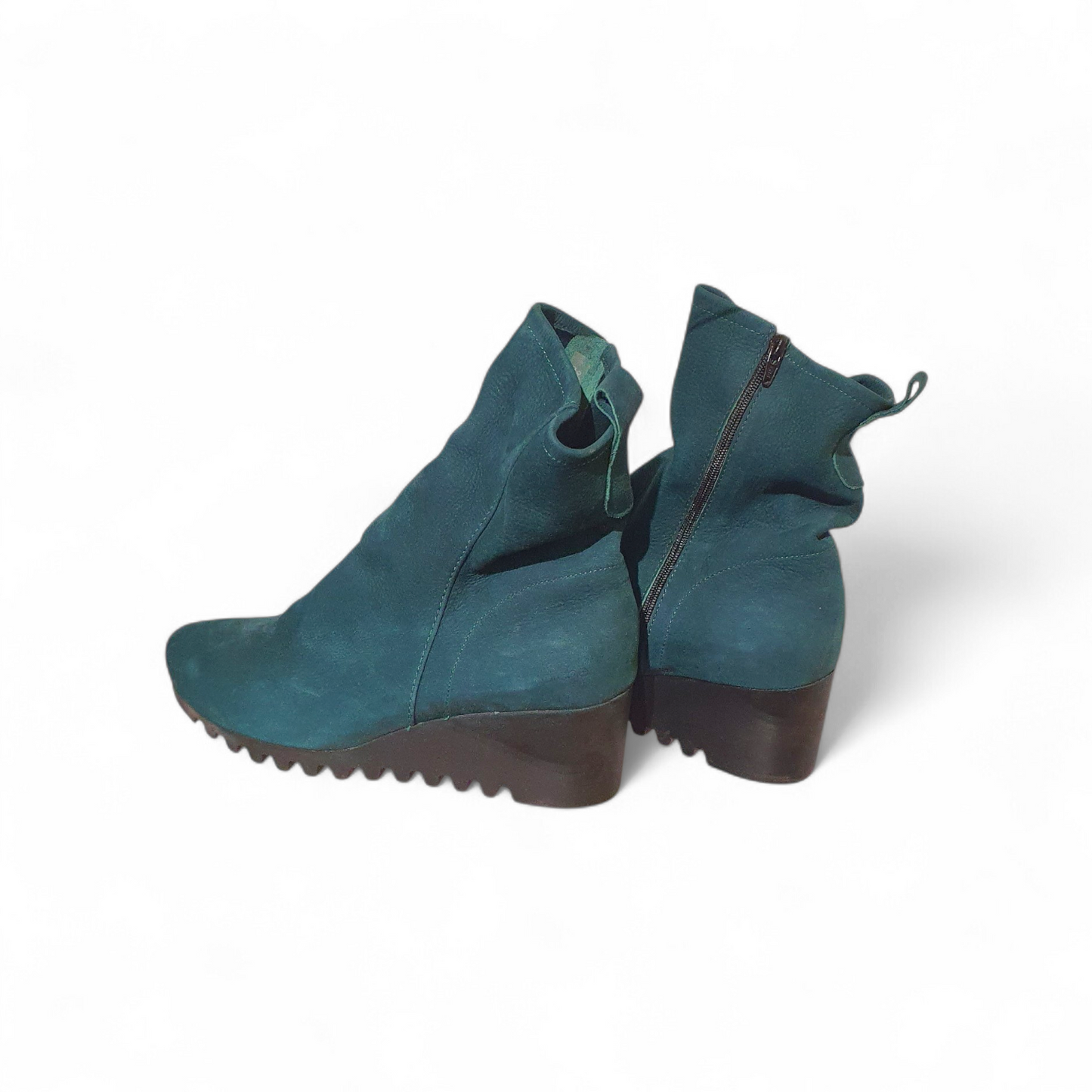 Boots Larazo