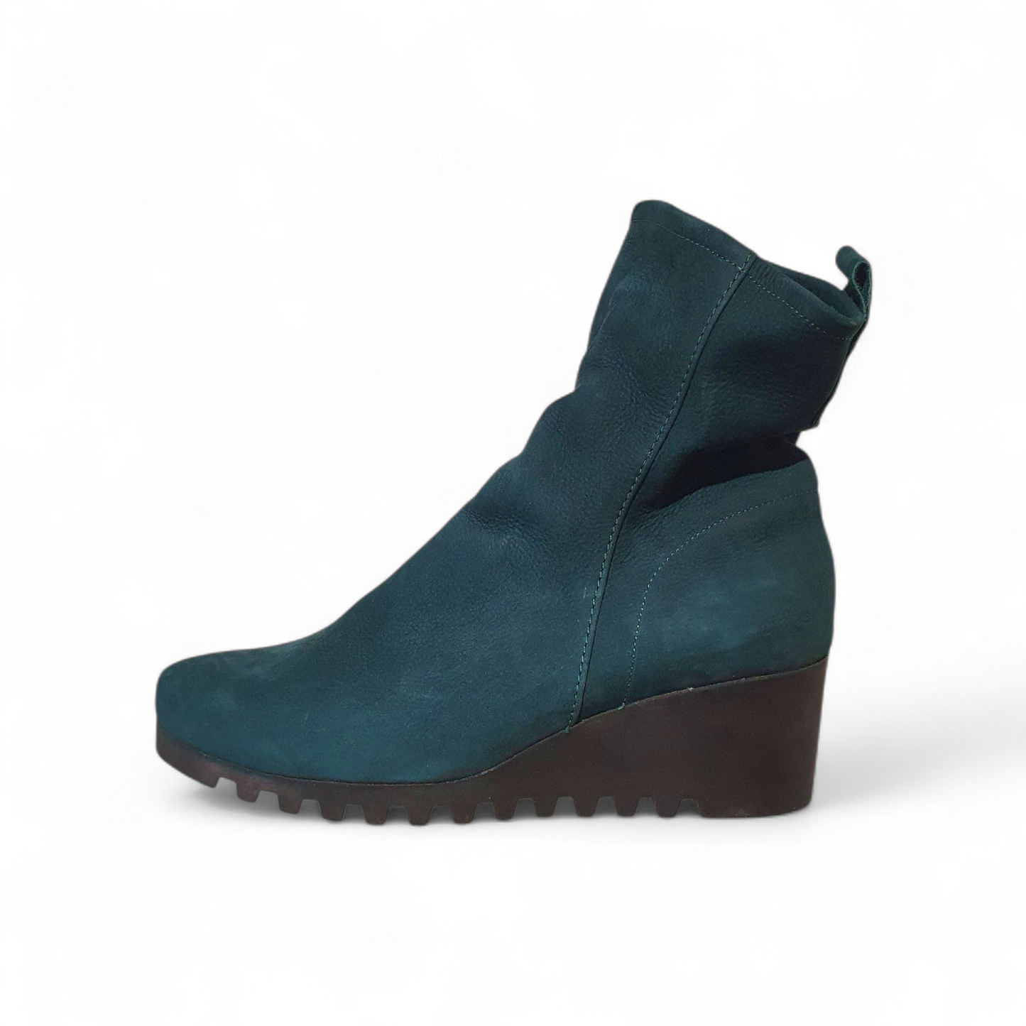 Boots Larazo