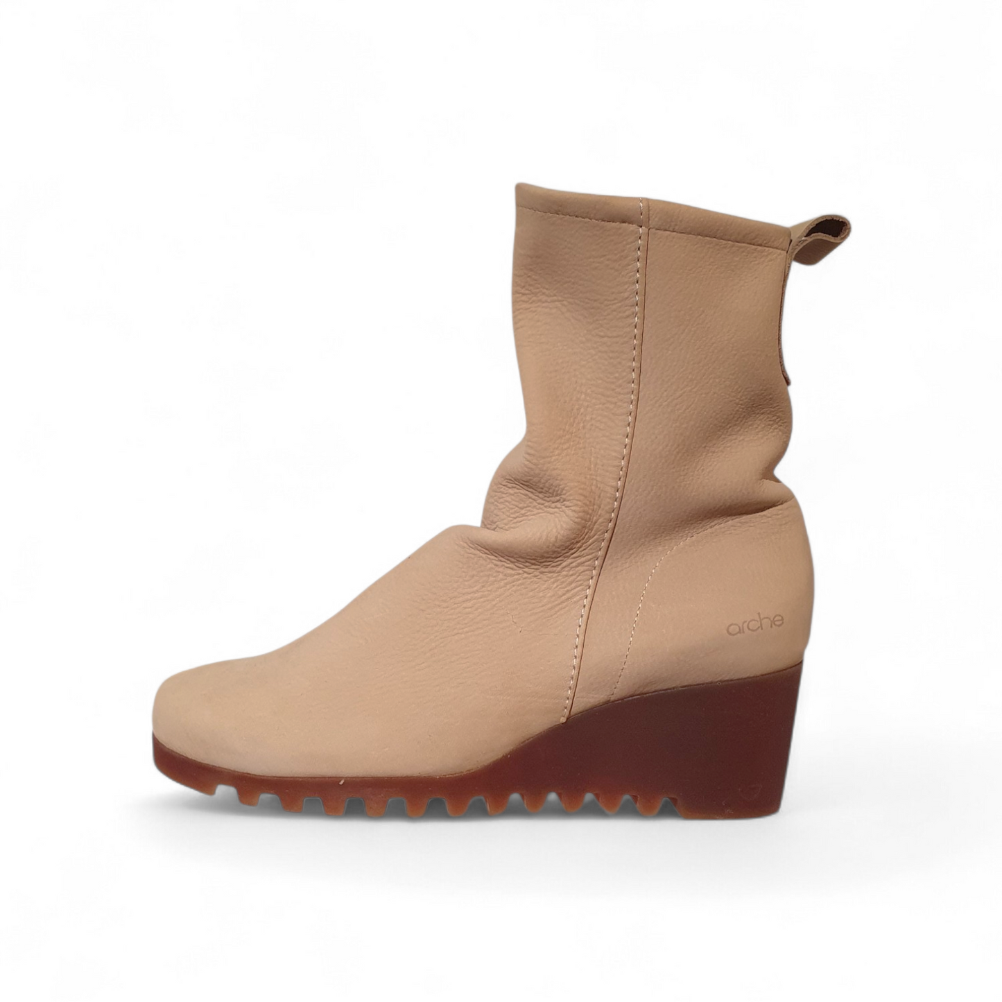 Boots Larazo