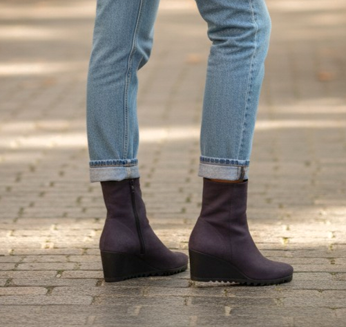 Boots Larazo