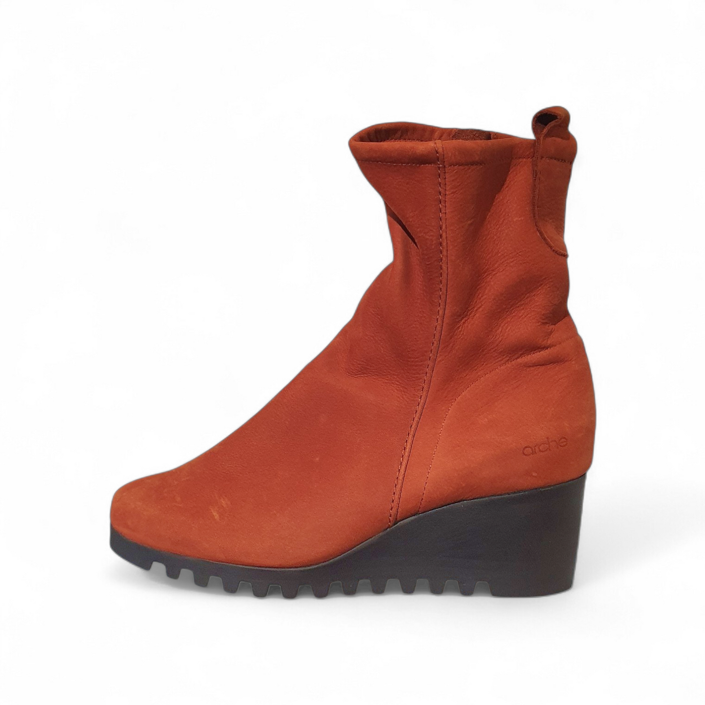 Boots Larazo