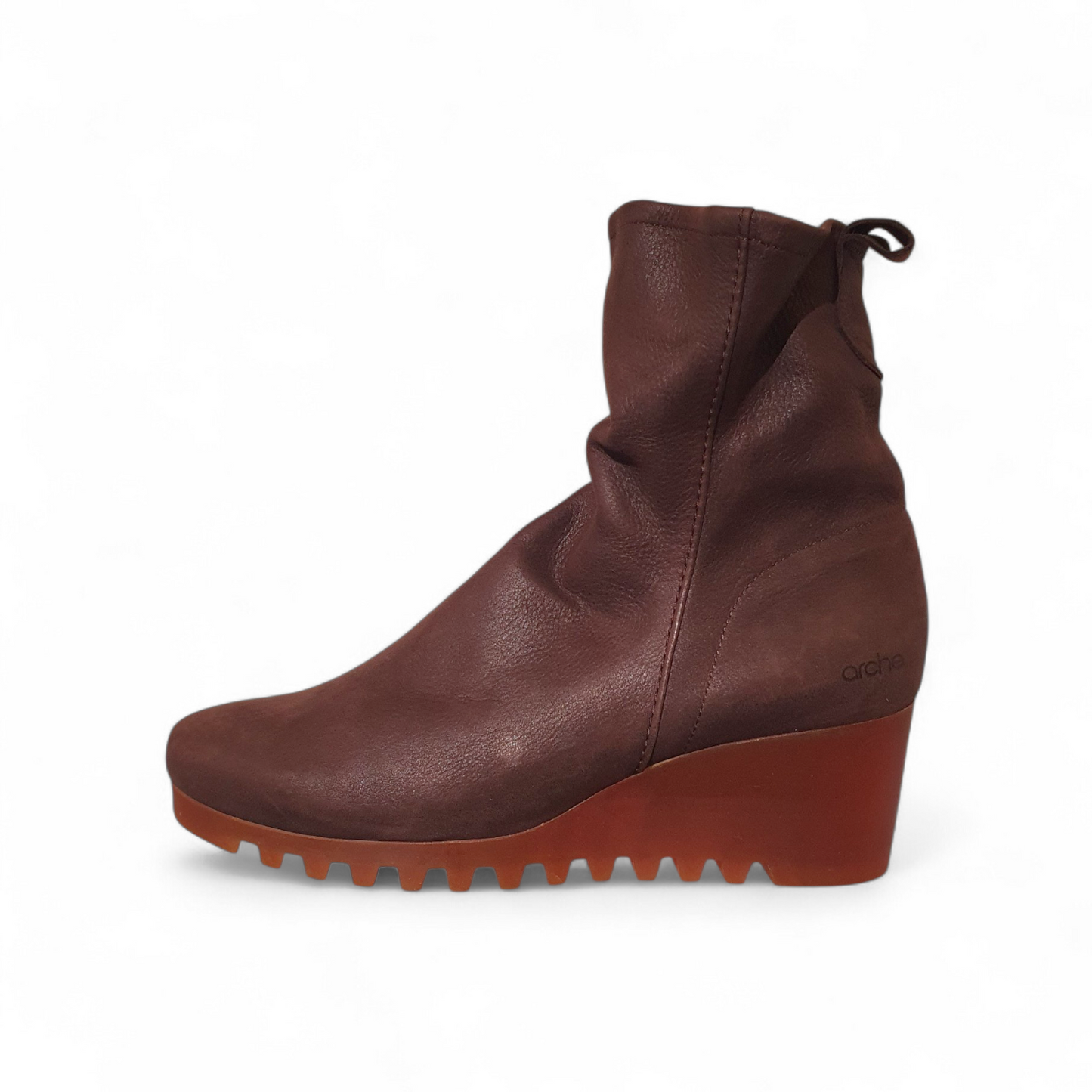 Boots Larazo